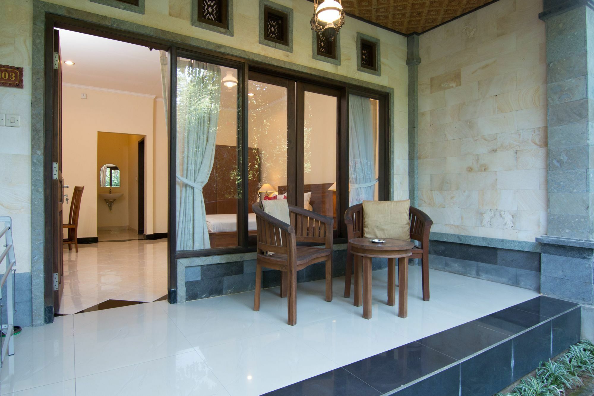 Wisma tamu Zen Jatayu